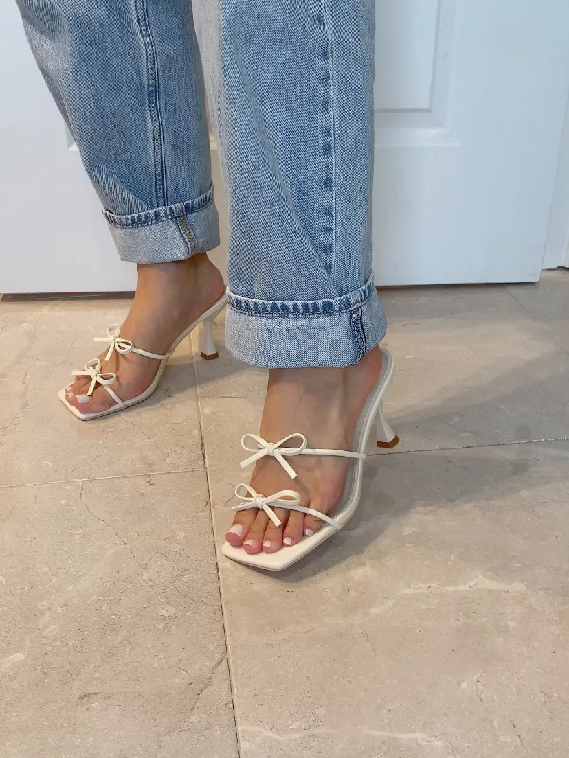 Kitty Bow Heel - Cream